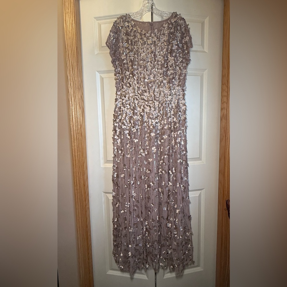 LARA New York 3D Floral Embellished Cap Sleeve Gown in Dark Taupe Size 16